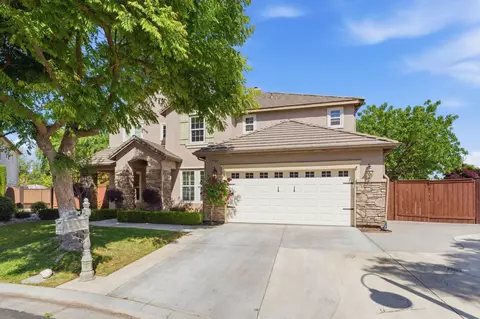 Exterior - 11092 Le Conte Pass Ct, Clovis, CA 93619 photo 2 of 12