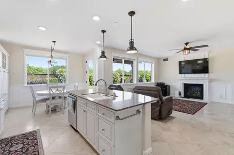 Kitchen - 11092 Le Conte Pass Ct, Clovis, CA 93619 photo 3 of 5