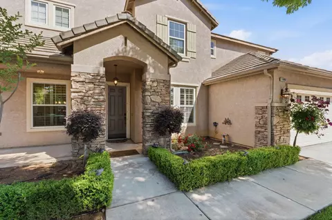 Exterior - 11092 Le Conte Pass Ct, Clovis, CA 93619 photo 4 of 12