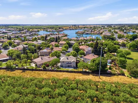 View/Area - 11092 Le Conte Pass Ct, Clovis, CA 93619 photo 8 of 14