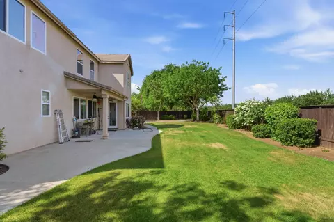 Exterior - 11092 Le Conte Pass Ct, Clovis, CA 93619 photo 8 of 12