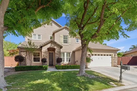 Exterior - 11092 Le Conte Pass Ct, Clovis, CA 93619 photo 3 of 12
