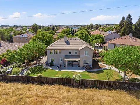 View/Area - 11092 Le Conte Pass Ct, Clovis, CA 93619 photo 5 of 14