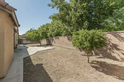 Exterior - 645 Serena Ave, Clovis, CA 93619 photo 2 of 3