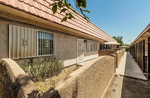 1715 W Clinton Ave #128, Fresno, CA 93705