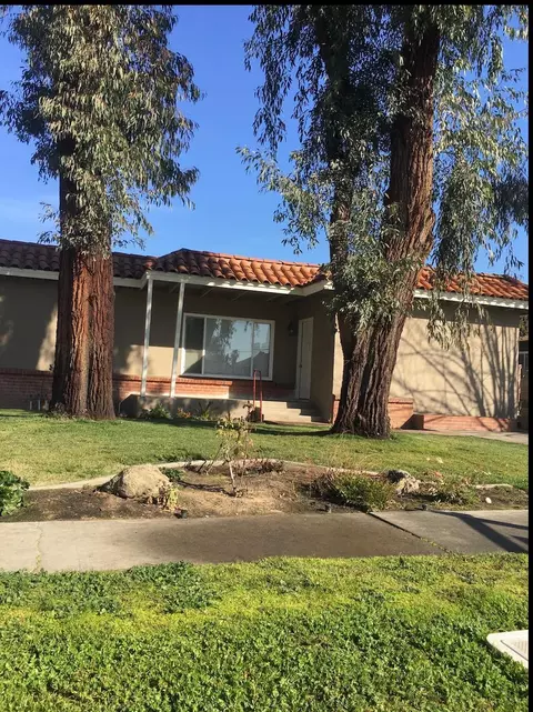 814 W Vassar Ave, Fresno, CA 93705