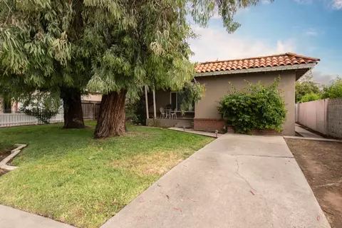 814 W Vassar Ave, Fresno, CA 93705