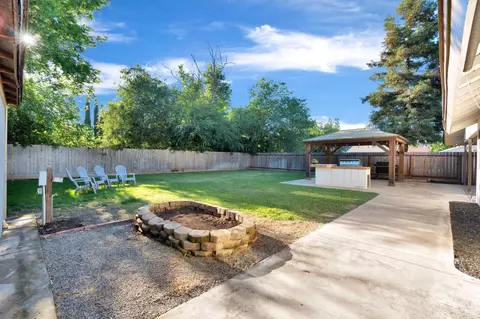 Exterior - 42 Mckelvy Ave, Clovis, CA 93611 photo 9 of 11