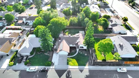 View/Area - 42 Mckelvy Ave, Clovis, CA 93611 photo 3 of 9