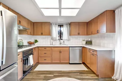 Kitchen - 42 Mckelvy Ave, Clovis, CA 93611 photo 3 of 4