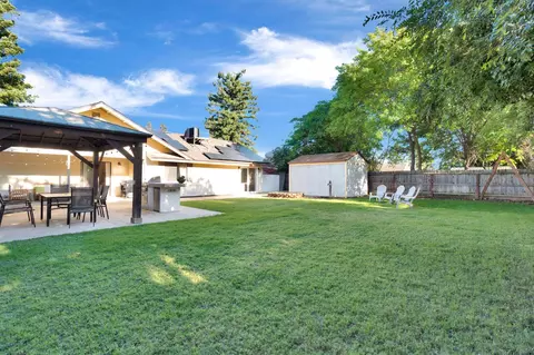 Exterior - 42 Mckelvy Ave, Clovis, CA 93611 photo 7 of 11