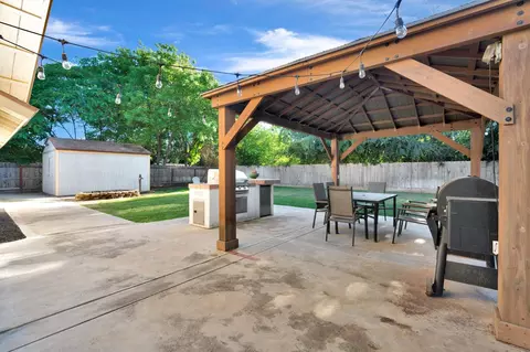 Exterior - 42 Mckelvy Ave, Clovis, CA 93611 photo 5 of 11