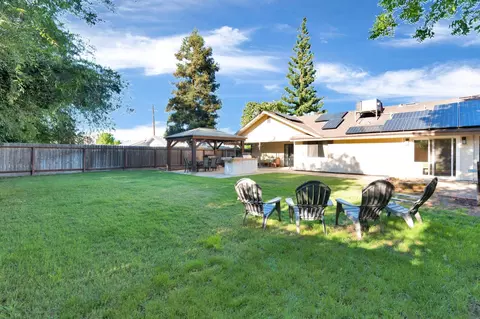 Exterior - 42 Mckelvy Ave, Clovis, CA 93611 photo 8 of 11