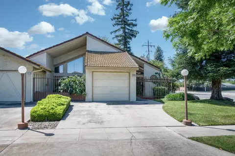 2803 W Celeste Ave #4, Fresno, CA 93711
