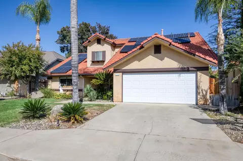 2210 E Jon Dr, Fresno, CA 93720