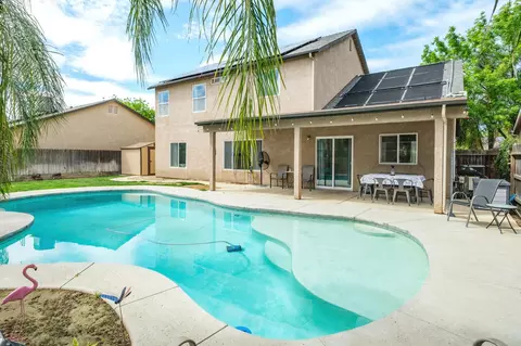 600 W Lake St, Kingsburg, CA 93631