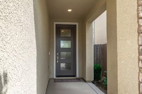 Entry Way - 479 Farmhouse Ln, Clovis, CA 93619 photo 1 of 4