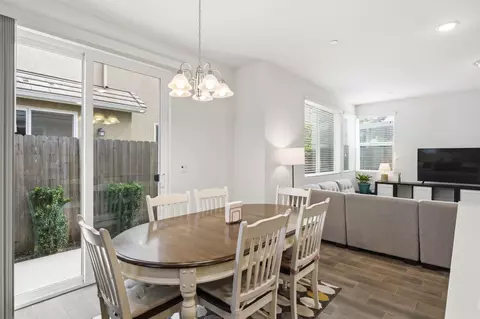 Dining - 479 Farmhouse Ln, Clovis, CA 93619 photo 2 of 2
