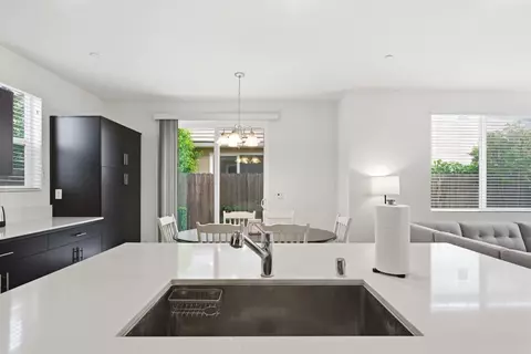 Kitchen - 479 Farmhouse Ln, Clovis, CA 93619 photo 6 of 7