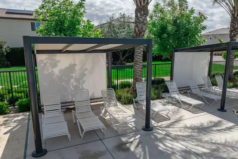 Exterior - 479 Farmhouse Ln, Clovis, CA 93619 photo 6 of 8