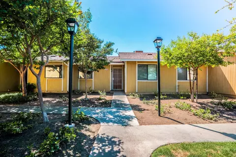 4885 N Backer Ave #128, Fresno, CA 93726