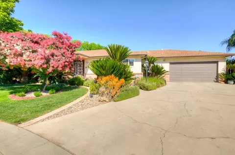 719 E Alluvial Ave, Fresno, CA 93720