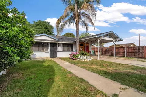 125 12th St, Orange Cove, CA 93646