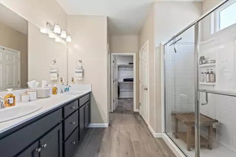 Entry Way - 174 S Karen Ave, Kerman, CA 93630 photo 2 of 6