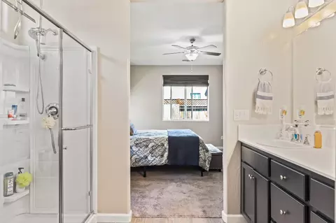 Entry Way - 174 S Karen Ave, Kerman, CA 93630 photo 4 of 6