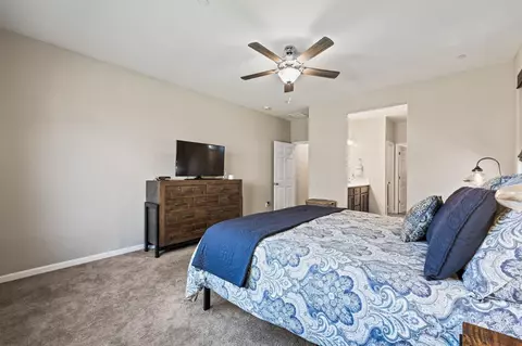 Bedroom - 174 S Karen Ave, Kerman, CA 93630 photo 2 of 7