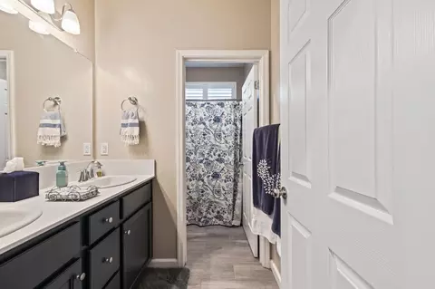 Entry Way - 174 S Karen Ave, Kerman, CA 93630 photo 6 of 6