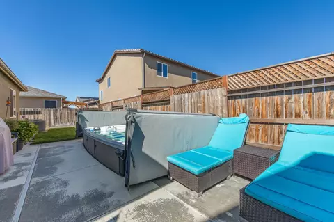Exterior - 174 S Karen Ave, Kerman, CA 93630 photo 5 of 6