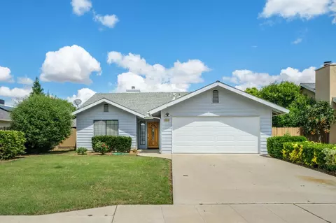 2313 Palo Alto Ave, Clovis, CA 93611