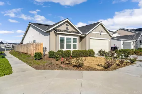 102 E Tyler Ave, Visalia, CA 93291