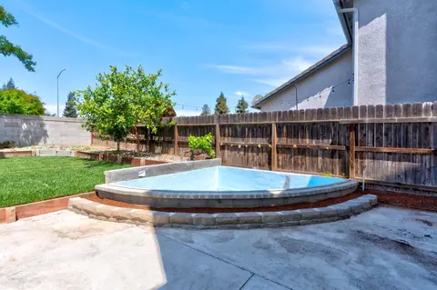 Exterior - 1887 Polson Ave, Clovis, CA 93611 photo 6 of 12
