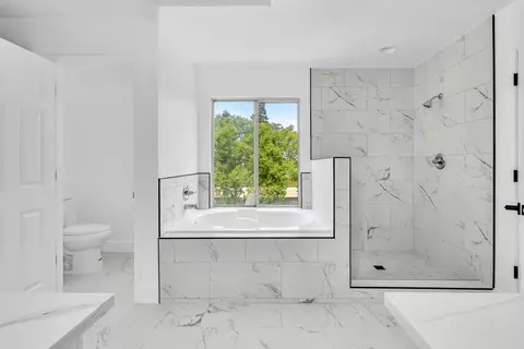 Bath - 1887 Polson Ave, Clovis, CA 93611 photo 4 of 7