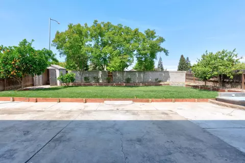 Exterior - 1887 Polson Ave, Clovis, CA 93611 photo 5 of 12