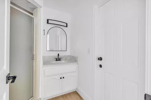 Bath - 1887 Polson Ave, Clovis, CA 93611 photo 1 of 7
