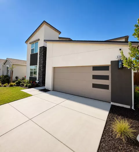 Exterior - 6347 E Adena Ave, Fresno, CA 93727 photo 2 of 3