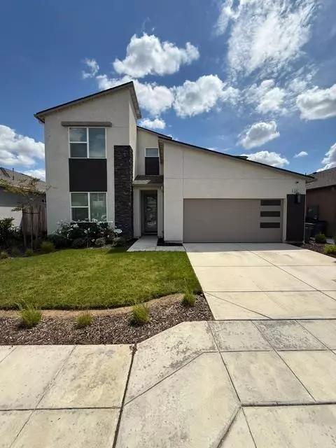 6347 E Adena Ave, Fresno, CA 93727