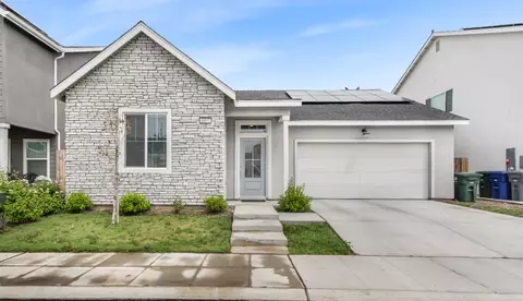 4457 Joaquin Ave, Clovis, CA 93619
