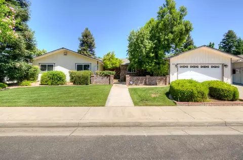 2147 Mitchell Ave, Clovis, CA 93611
