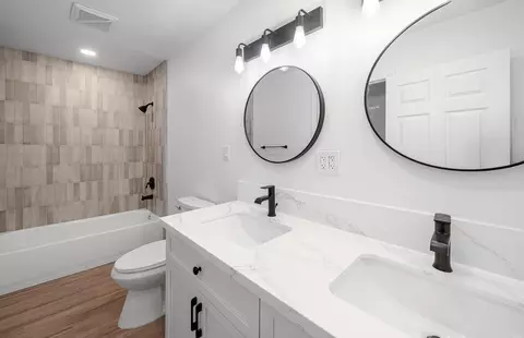 Bath - 15758 Mark Rd, Madera, CA 93636 photo 2 of 4
