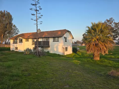 Exterior - 15758 Mark Rd, Madera, CA 93636 photo 5 of 6