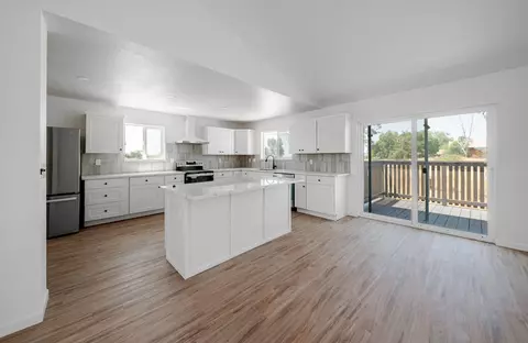 Kitchen - 15758 Mark Rd, Madera, CA 93636 photo 1 of 4