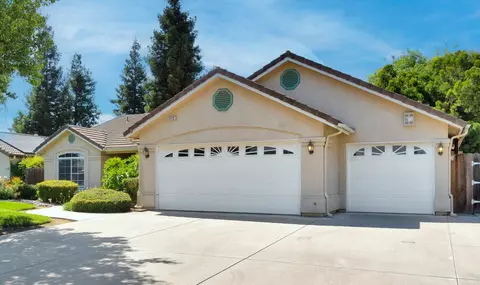 2420 Howard St, Kingsburg, CA 93631