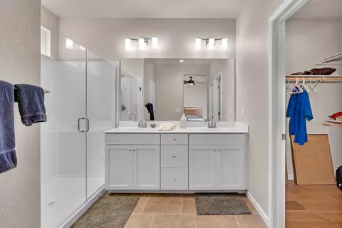 Bath - 3559 Sunstone Ct, Merced, CA 95340 photo 3 of 4