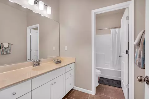 Bath - 3559 Sunstone Ct, Merced, CA 95340 photo 1 of 4