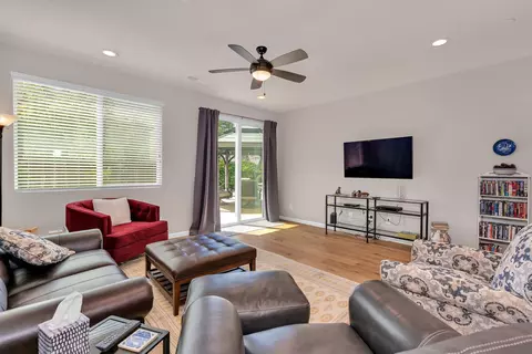 Living - 3559 Sunstone Ct, Merced, CA 95340 photo 1 of 2