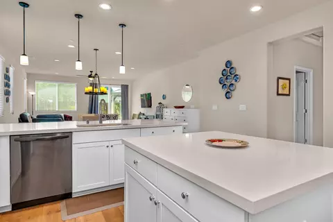 Kitchen - 3559 Sunstone Ct, Merced, CA 95340 photo 4 of 6